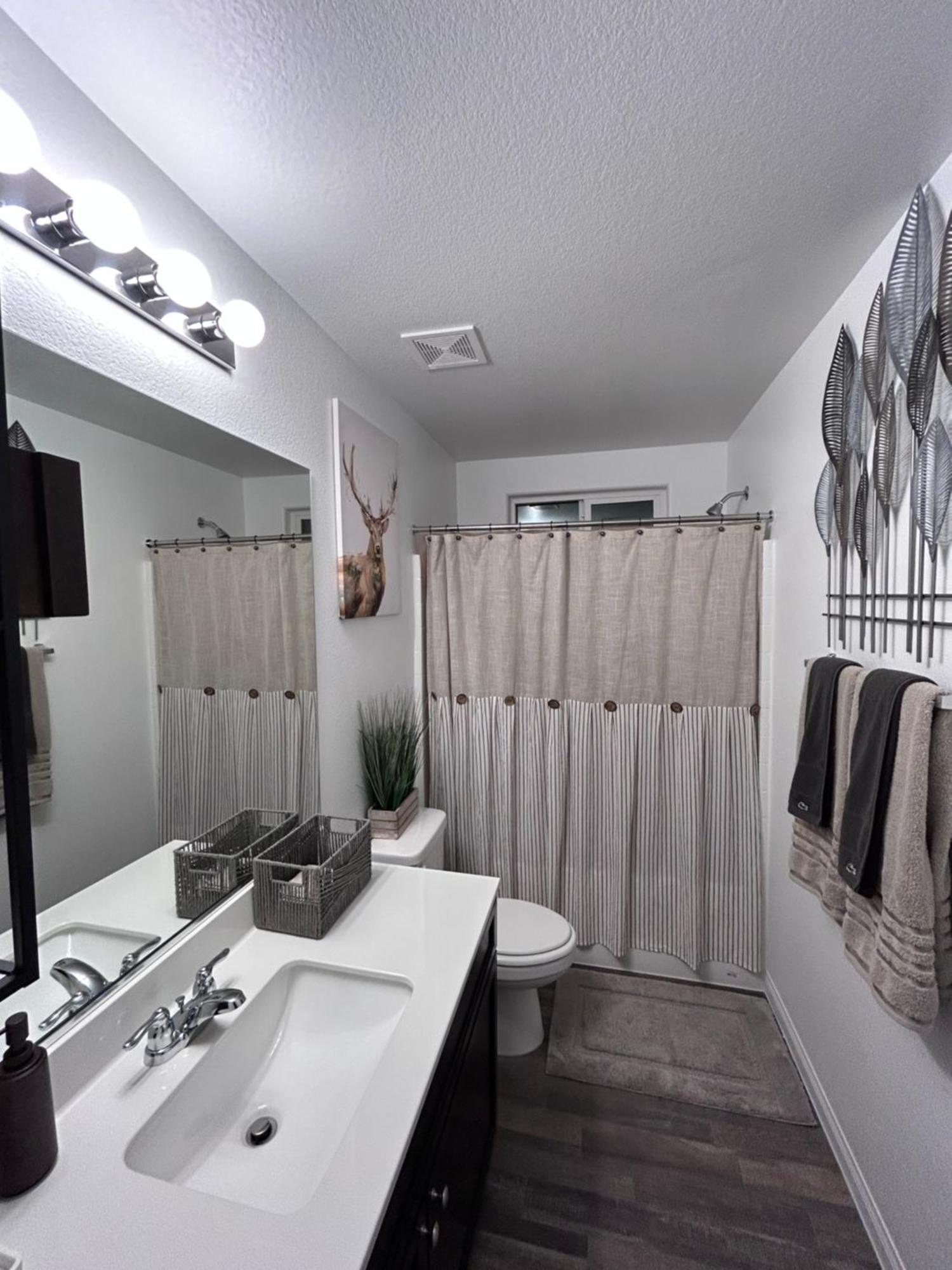 New, And Modern Close To The Strip * Las Vegas